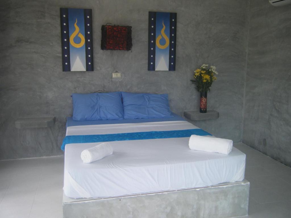 The Blue Parrot Ko Pha Ngan Room photo